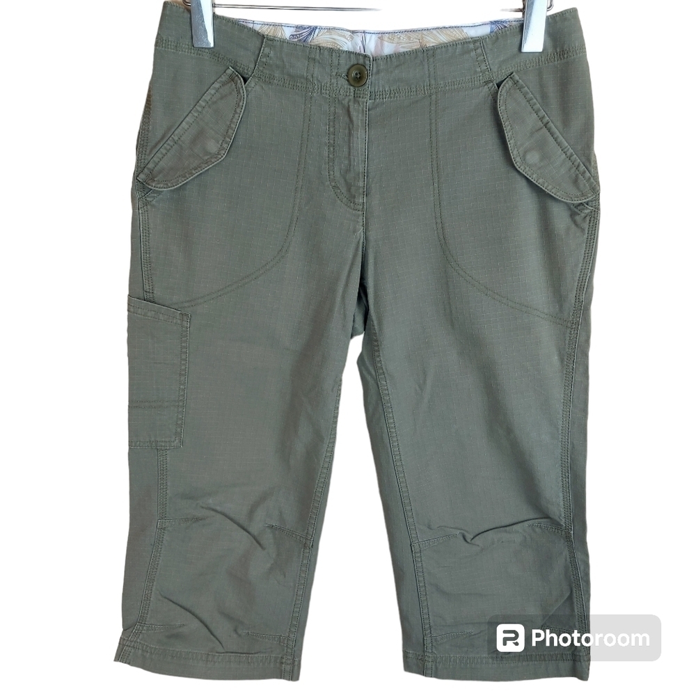 🍄3/50$🍄 MOUNTAIN EQUIPMENT COOP chino capris Size 4